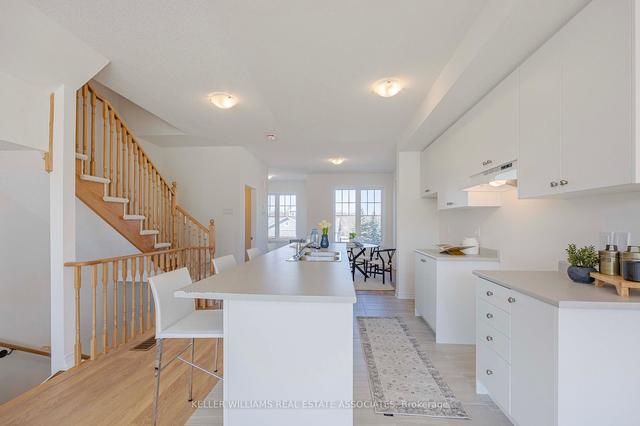 43 Surf Dr, House attached with 3 bedrooms, 4 bathrooms and 2 parking in Wasaga Beach ON | Image 2