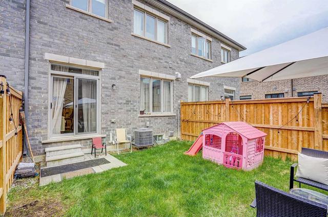 25 Collier Cres, House attached with 3 bedrooms, 4 bathrooms and 3 parking in Markham ON | Image 33