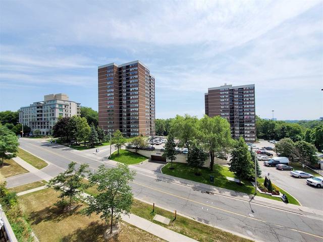 510 - 18 Valley Woods Rd, Condo with 1 bedrooms, 1 bathrooms and 1 parking in Toronto ON | Image 9