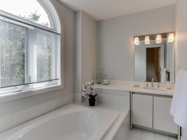 Th 10 - 18 Doncrest Rd, Townhouse with 2 bedrooms, 3 bathrooms and 1 parking in Toronto ON | Image 20