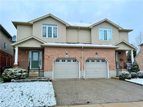 a - 424 Tealby Crescent, House semidetached with 3 bedrooms, 1 bathrooms and 3 parking in Waterloo ON | Card Image