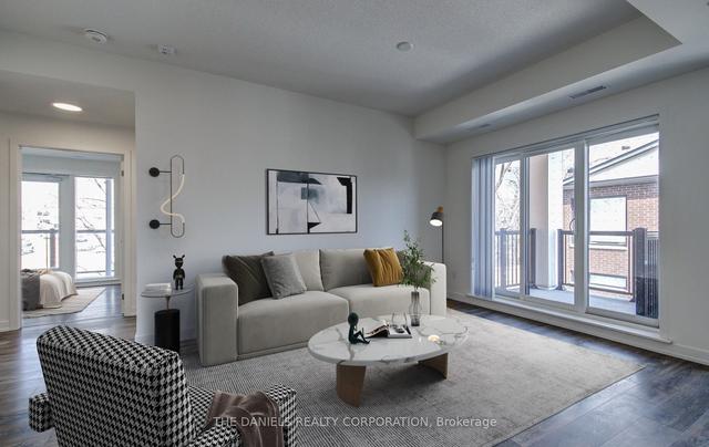 e-209 - 120 Canon Jackson Dr. Dr, Condo with 3 bedrooms, 2 bathrooms and 1 parking in Toronto ON | Image 5
