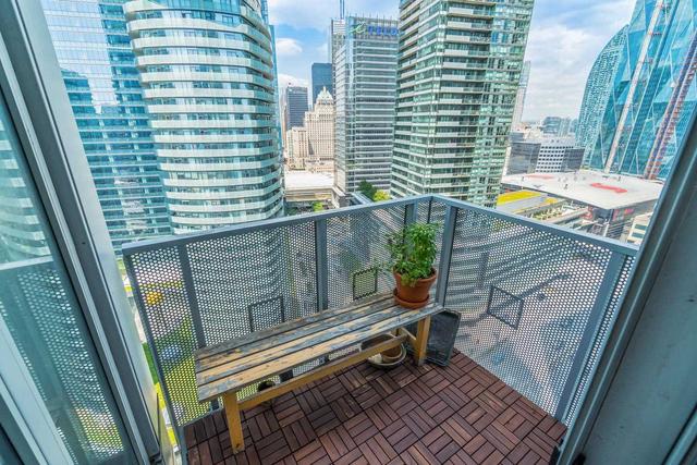 2603 - 10 York St, Condo with 2 bedrooms, 2 bathrooms and 0 parking in Toronto ON | Image 17