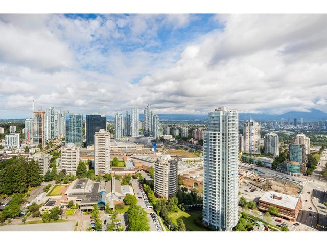 4102 - 4900 Lennox Lane, Condo with 1 bedrooms, 1 bathrooms and null parking in Burnaby BC | Card Image