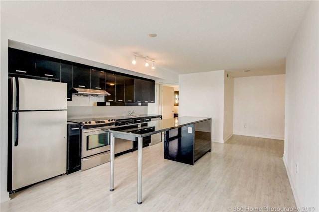 311 - 33 Singer Crt, Condo with 2 bedrooms, 2 bathrooms and 1 parking in Toronto ON | Image 5