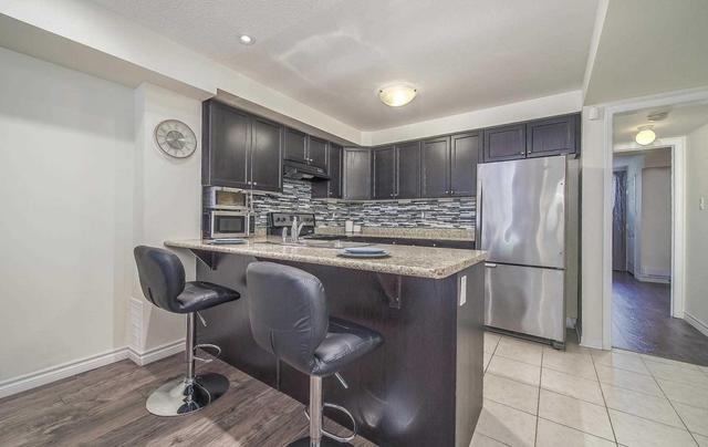 66 Abela Lane, Townhouse with 2 bedrooms, 1 bathrooms and 1 parking in Ajax ON | Image 3