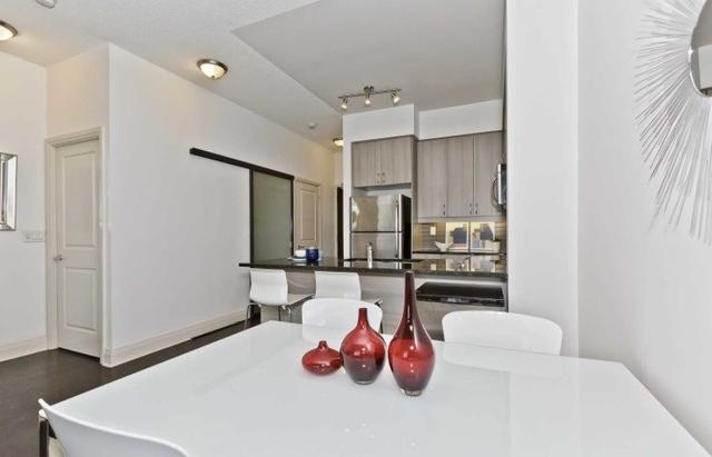 522 - 1185 The Queensway Ave, Condo with 1 bedrooms, 1 bathrooms and 1 parking in Toronto ON | Image 5
