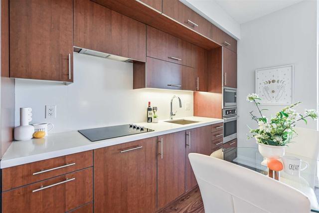 3218 - 5 Sheppard Ave E, Condo with 1 bedrooms, 1 bathrooms and 1 parking in Toronto ON | Image 4