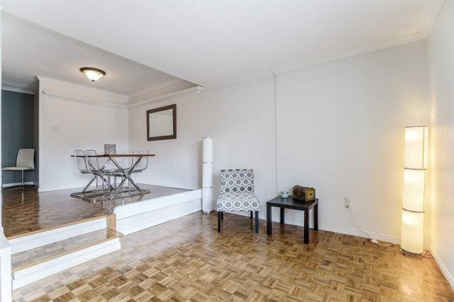 405 - 15 Elizabeth St N, Condo with 2 bedrooms, 2 bathrooms and 1 parking in Mississauga ON | Image 7