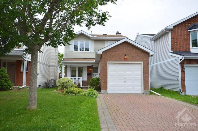 42 Saddle Crescent, House detached with 3 bedrooms, 4 bathrooms and 3 parking in Ottawa ON | Image 1
