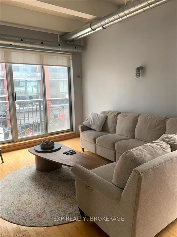305 - 766 King St W, Condo with 1 bedrooms, 1 bathrooms and 0 parking in Toronto ON | Image 5
