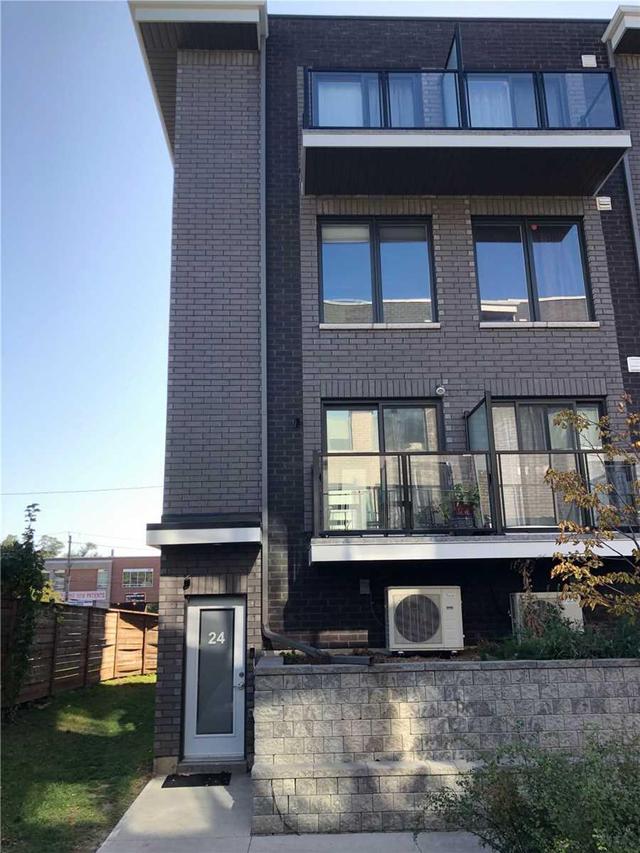 24 - 2061 Weston Rd, Townhouse with 3 bedrooms, 3 bathrooms and 1 parking in Toronto ON | Image 1