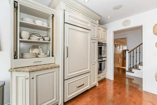 11 Sharon Pl, House detached with 4 bedrooms, 3 bathrooms and 6 parking in Guelph ON | Image 3