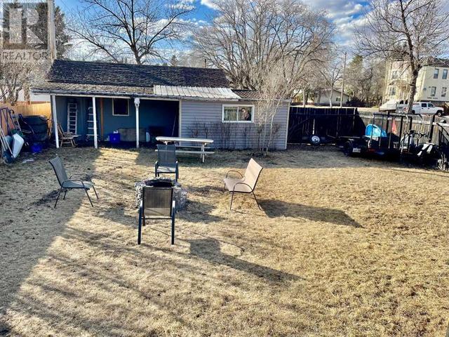 822 10 Street, House detached with 3 bedrooms, 1 bathrooms and 3 parking in Wainwright AB | Image 40
