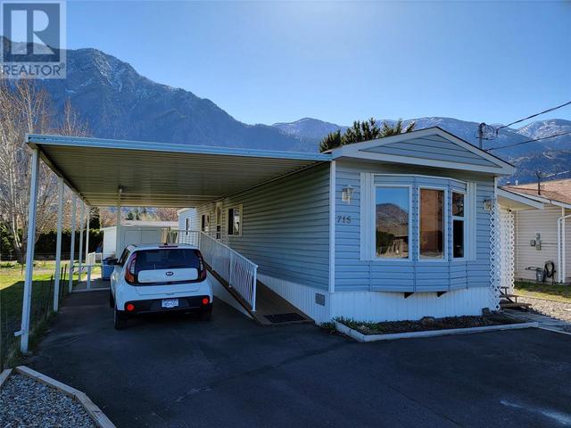 715 10th Avenue, House detached with 2 bedrooms, 2 bathrooms and null parking in Keremeos BC | Image 3
