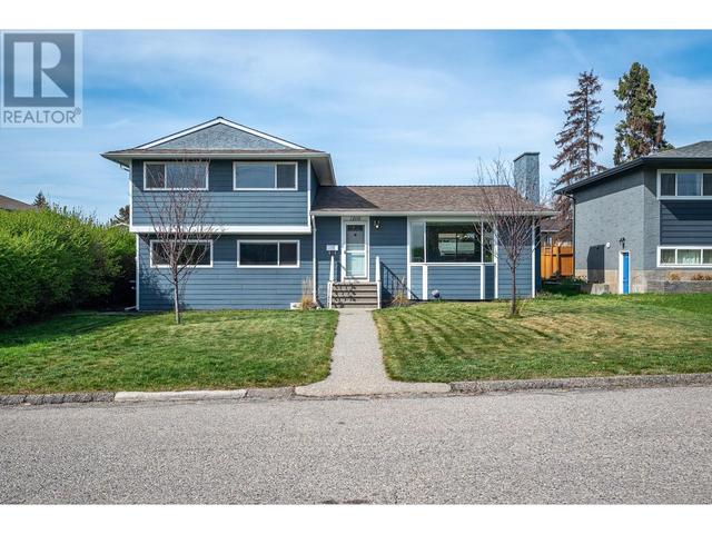 1209 36 Avenue, House detached with 3 bedrooms, 2 bathrooms and 2 parking in Vernon BC | Image 1