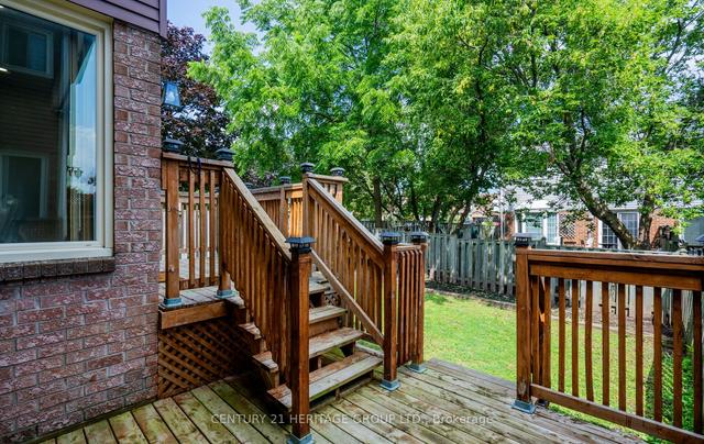 1063 Meadowridge Cres, House attached with 3 bedrooms, 3 bathrooms and 3 parking in Pickering ON | Image 32