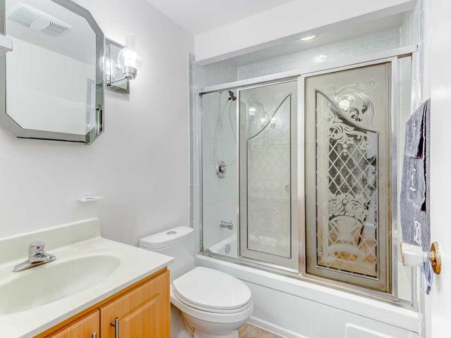81 Pondtail Dr, House attached with 3 bedrooms, 3 bathrooms and 3 parking in Toronto ON | Image 10
