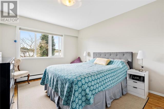 454 Burnside Rd W, House attached with 3 bedrooms, 2 bathrooms and 1 parking in Saanich BC | Image 10