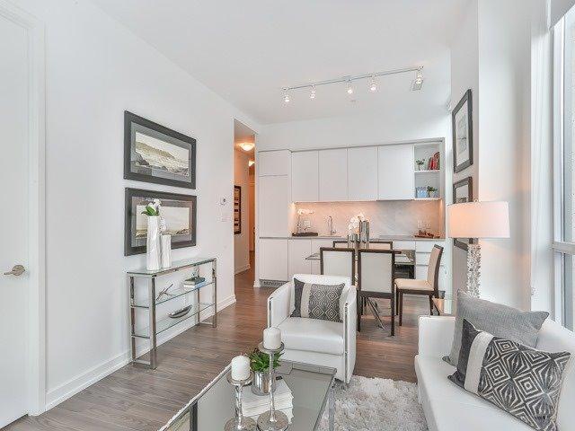 104 - 377 Madison Ave, Condo with 2 bedrooms, 2 bathrooms and 1 parking in Toronto ON | Image 10