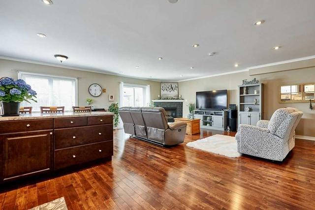 132 Rosehill Blvd, House detached with 4 bedrooms, 4 bathrooms and 7 parking in Oshawa ON | Image 6