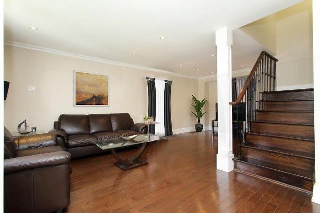 106 Danforth Rd, House detached with 3 bedrooms, 4 bathrooms and 4 parking in Toronto ON | Image 5