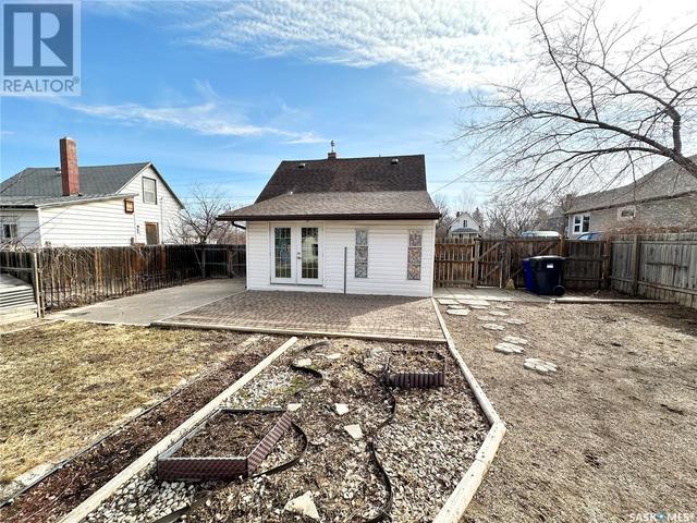 405 3rd Street S, House detached with 2 bedrooms, 1 bathrooms and null parking in Weyburn SK | Image 7