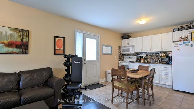 3 Cayuga Ave, House semidetached with 2 bedrooms, 1 bathrooms and 0 parking in Toronto ON | Image 17