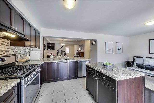 1037 Diefenbaker St, House attached with 3 bedrooms, 3 bathrooms and 3 parking in Milton ON | Image 3