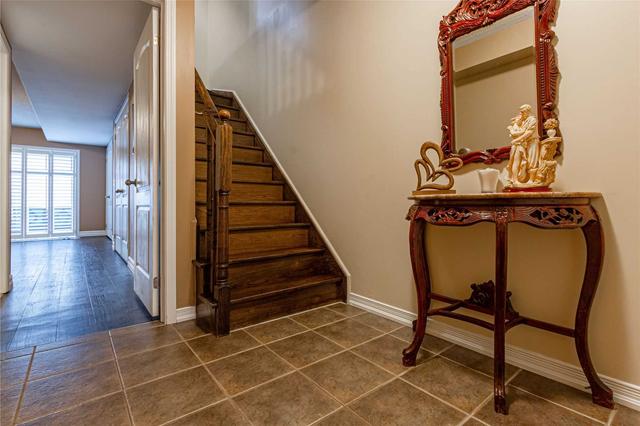 3 Soccavo Cres, Townhouse with 3 bedrooms, 4 bathrooms and 2 parking in Brampton ON | Image 2