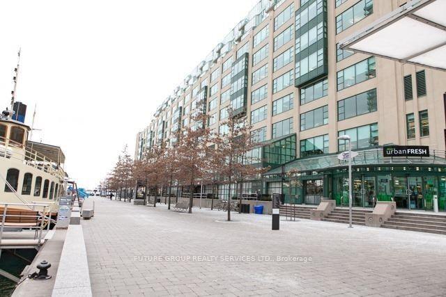 2409 - 77 Harbour Sq, Condo with 1 bedrooms, 1 bathrooms and 1 parking in Toronto ON | Image 11