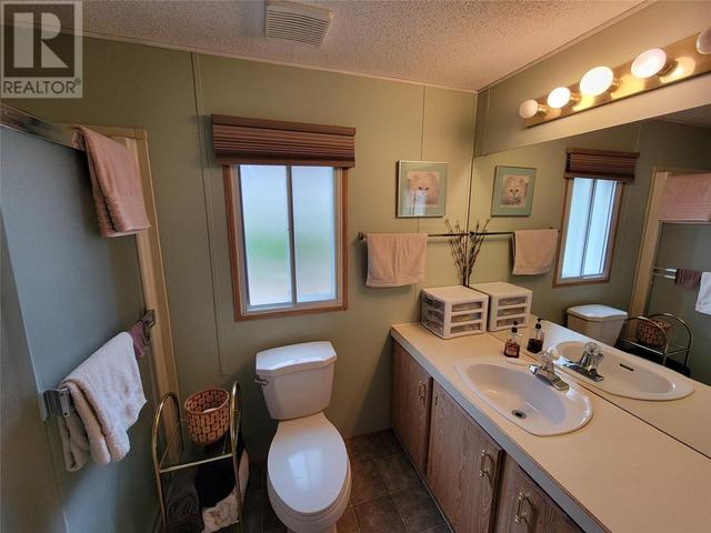 715 10th Avenue, House detached with 2 bedrooms, 2 bathrooms and null parking in Keremeos BC | Image 19