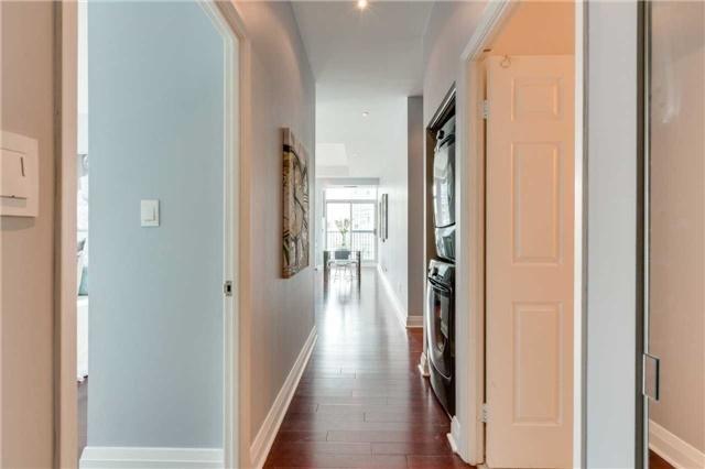 1007 - 8 Wellesley St E, Condo with 2 bedrooms, 2 bathrooms and 1 parking in Toronto ON | Image 9