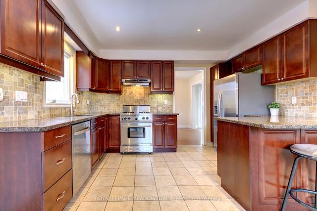 2 Colleen Cres, House detached with 3 bedrooms, 4 bathrooms and 6 parking in Caledon ON | Image 9