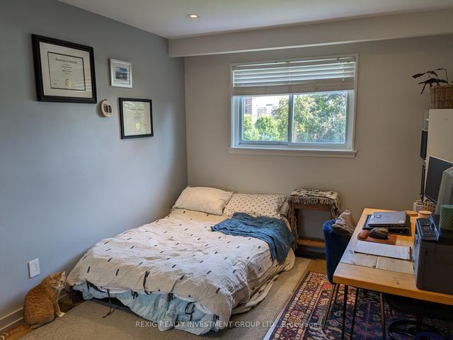 upper - 29 Featherwood Pl, House semidetached with 2 bedrooms, 1 bathrooms and 2 parking in Toronto ON | Image 6