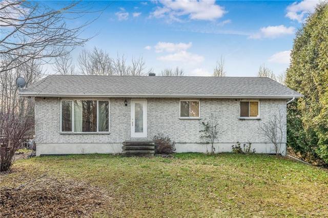 3458 Pattee Road, House detached with 4 bedrooms, 1 bathrooms and 5 parking in East Hawkesbury ON | Image 3