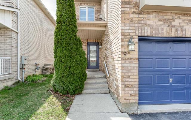 9 Vauxhall Cres, House semidetached with 3 bedrooms, 3 bathrooms and 3 parking in Brampton ON | Image 12