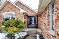 1301 Hazelton Blvd, House detached with 2 bedrooms, 3 bathrooms and 4 parking in Burlington ON | Image 3