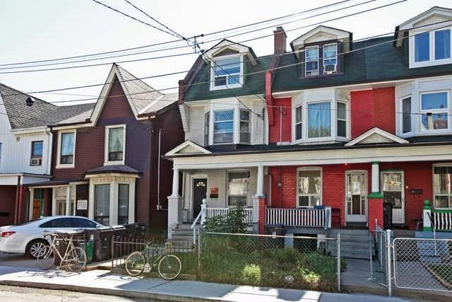 113 Baldwin St, House attached with 8 bedrooms, 3 bathrooms and null parking in Toronto ON | Image 10