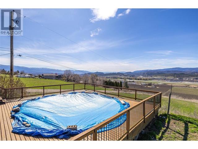 4451 Black Road, Home with 2 bedrooms, 3 bathrooms and null parking in Central Okanagan BC | Image 42