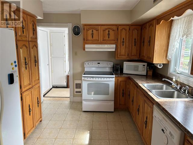 81 Main Street, House detached with 4 bedrooms, 2 bathrooms and null parking in Twillingate NL | Image 11