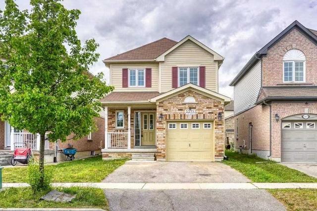 1371 Wadebridge Cres, House detached with 3 bedrooms, 4 bathrooms and 2 parking in Oshawa ON | Image 1