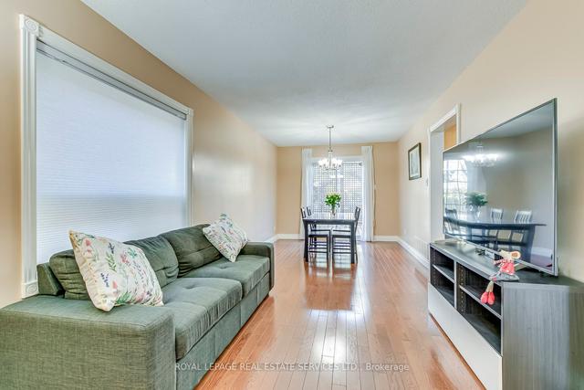 1405 Cedarglen Crt, House attached with 3 bedrooms, 2 bathrooms and 5 parking in Oakville ON | Image 37
