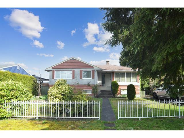 709 Ivy Avenue, House detached with 5 bedrooms, 2 bathrooms and null parking in Coquitlam BC | Card Image