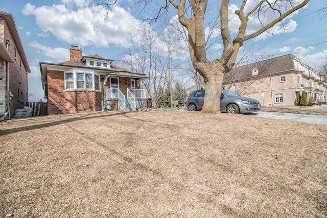 108 Ellerslie Ave, House detached with 2 bedrooms, 1 bathrooms and 2 parking in Toronto ON | Image 12