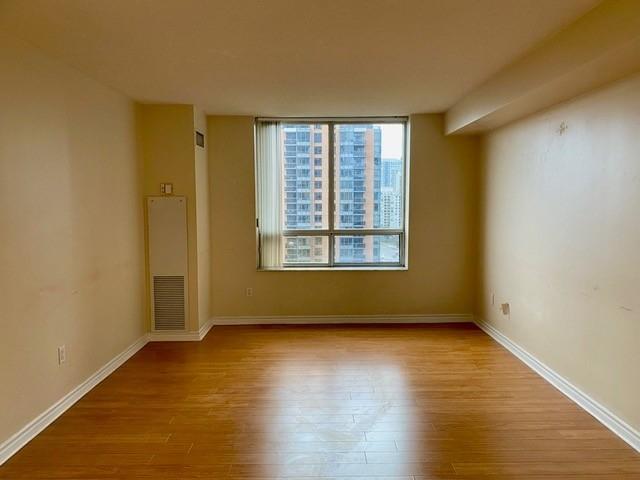 1105 - 18 Sommerset Way, Condo with 1 bedrooms, 1 bathrooms and 1 parking in Toronto ON | Image 7