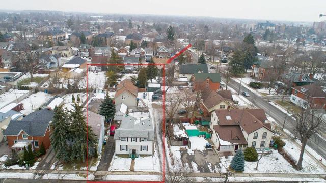 27 Elizabeth St N, House detached with 3 bedrooms, 2 bathrooms and 5 parking in Brampton ON | Image 12