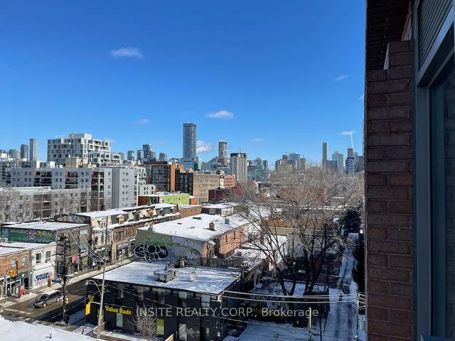 711 - 2 Augusta Ave, Condo with 1 bedrooms, 2 bathrooms and 0 parking in Toronto ON | Image 6