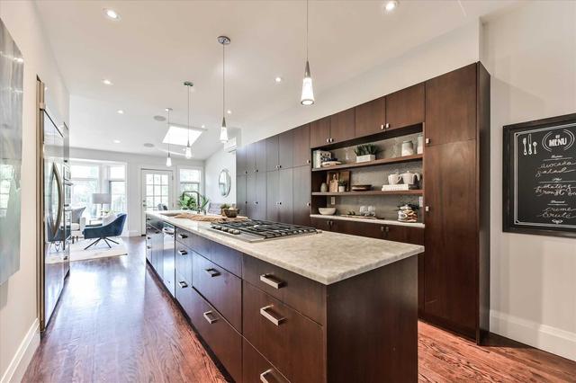 127 Briar Hill Ave, House detached with 5 bedrooms, 5 bathrooms and 5 parking in Toronto ON | Image 5
