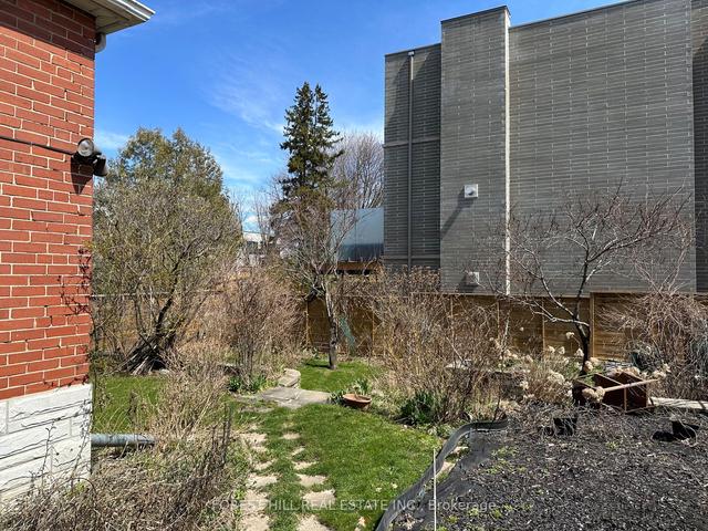 41 Kelso Ave, House detached with 3 bedrooms, 3 bathrooms and 3 parking in Toronto ON | Image 2